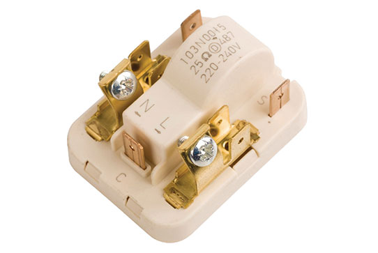 Замена пускозащитного реле холодильника в Талдоме